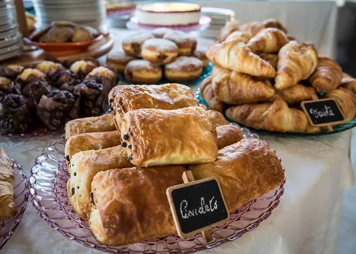 Отель Elegance Boutique 4*